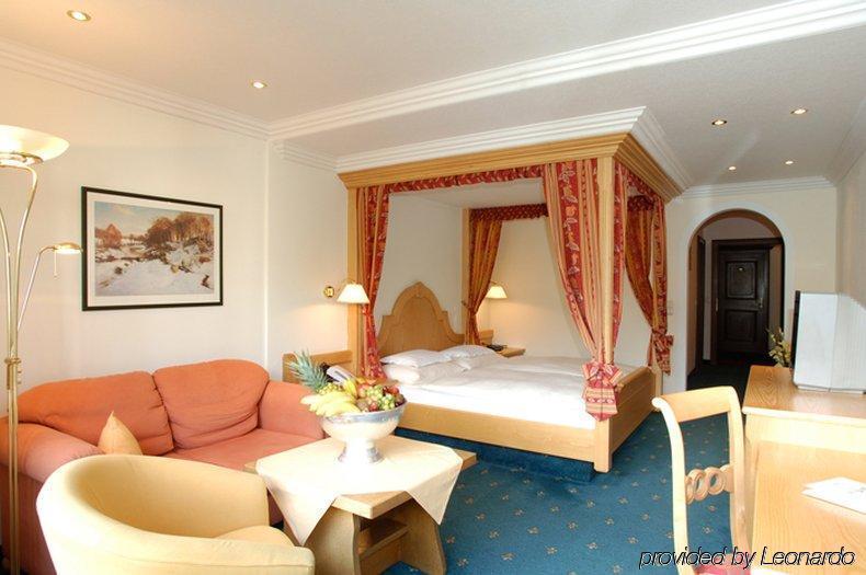 Hotel "Zum Ritter" Tannheim Ruang foto