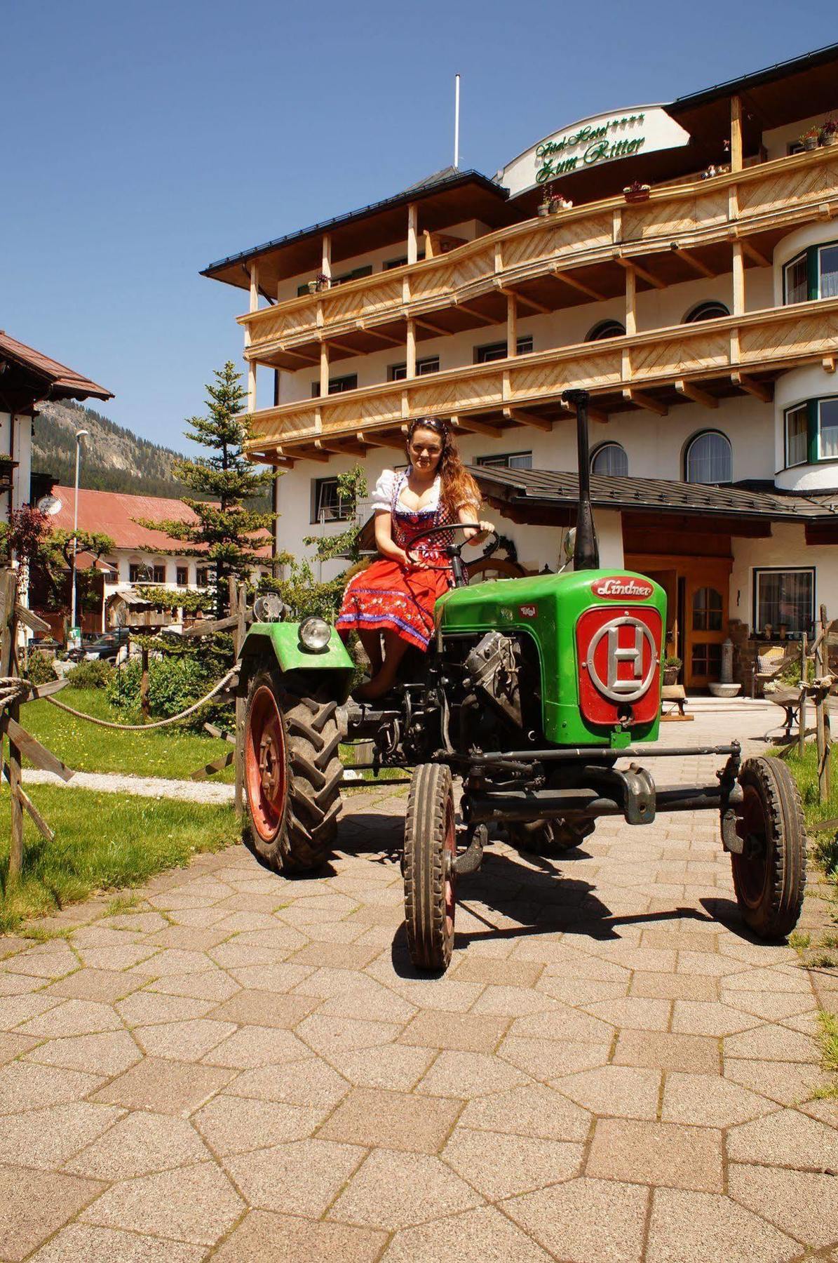 Hotel "Zum Ritter" Tannheim Bagian luar foto